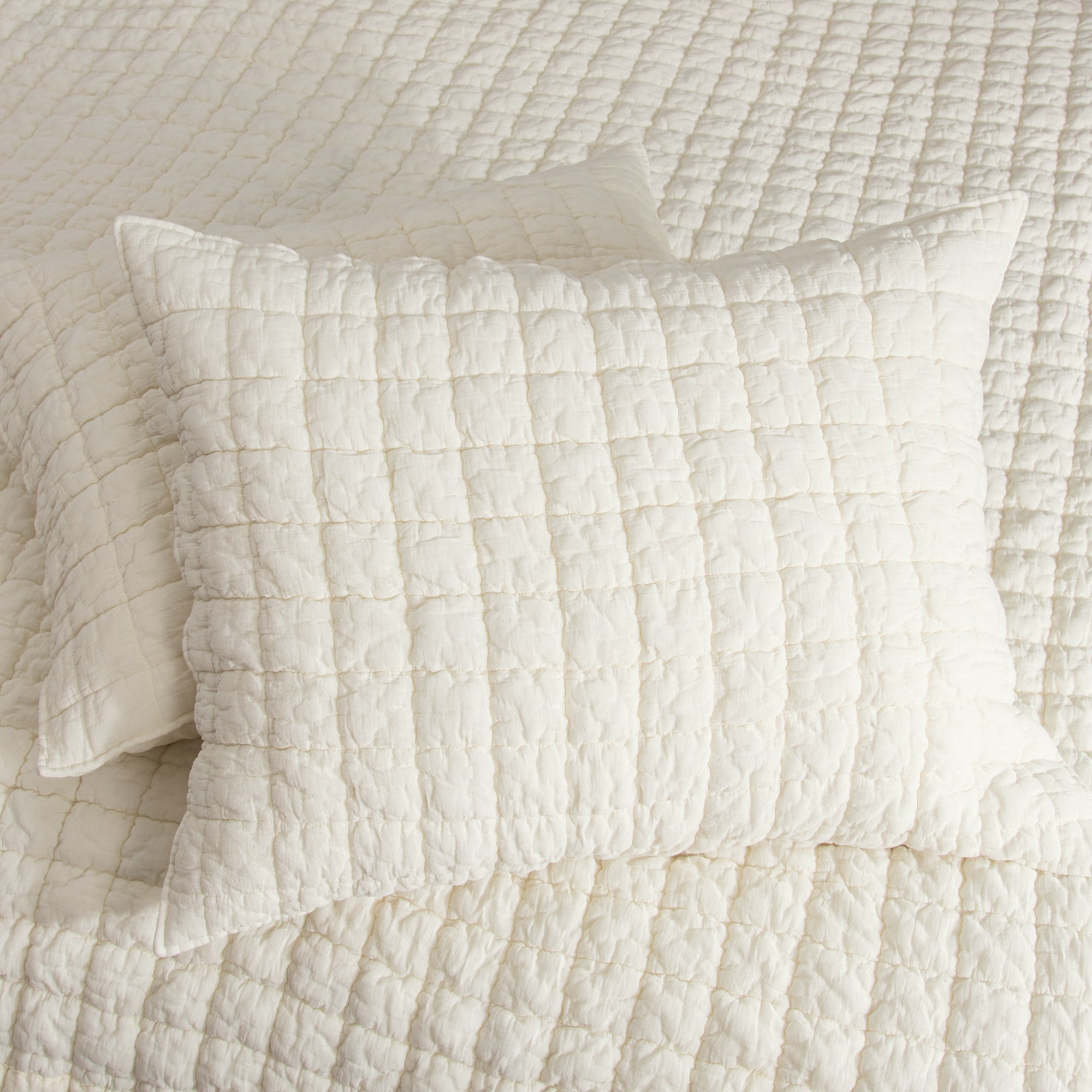 Whisper Quilt Set