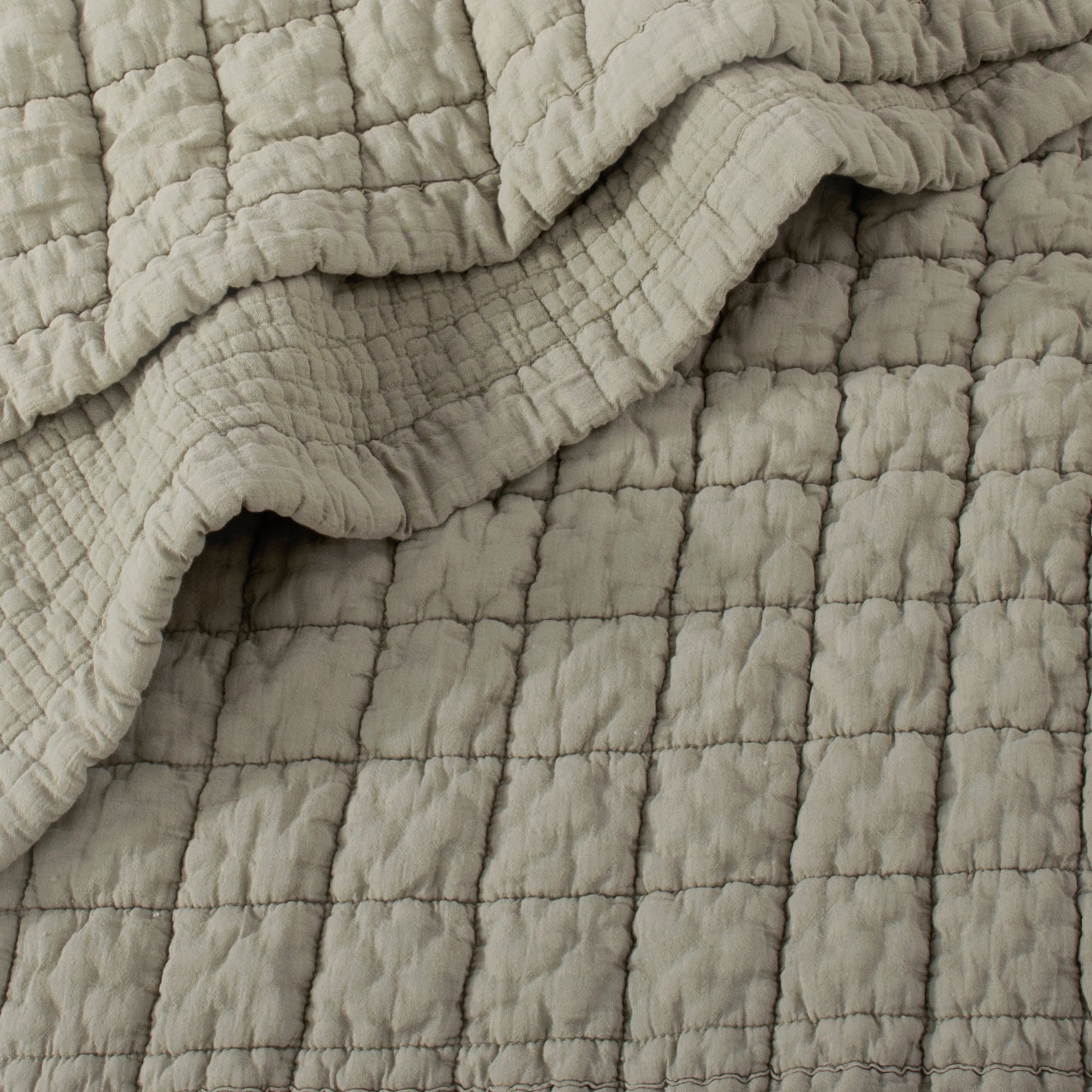 Whisper Quilt Set