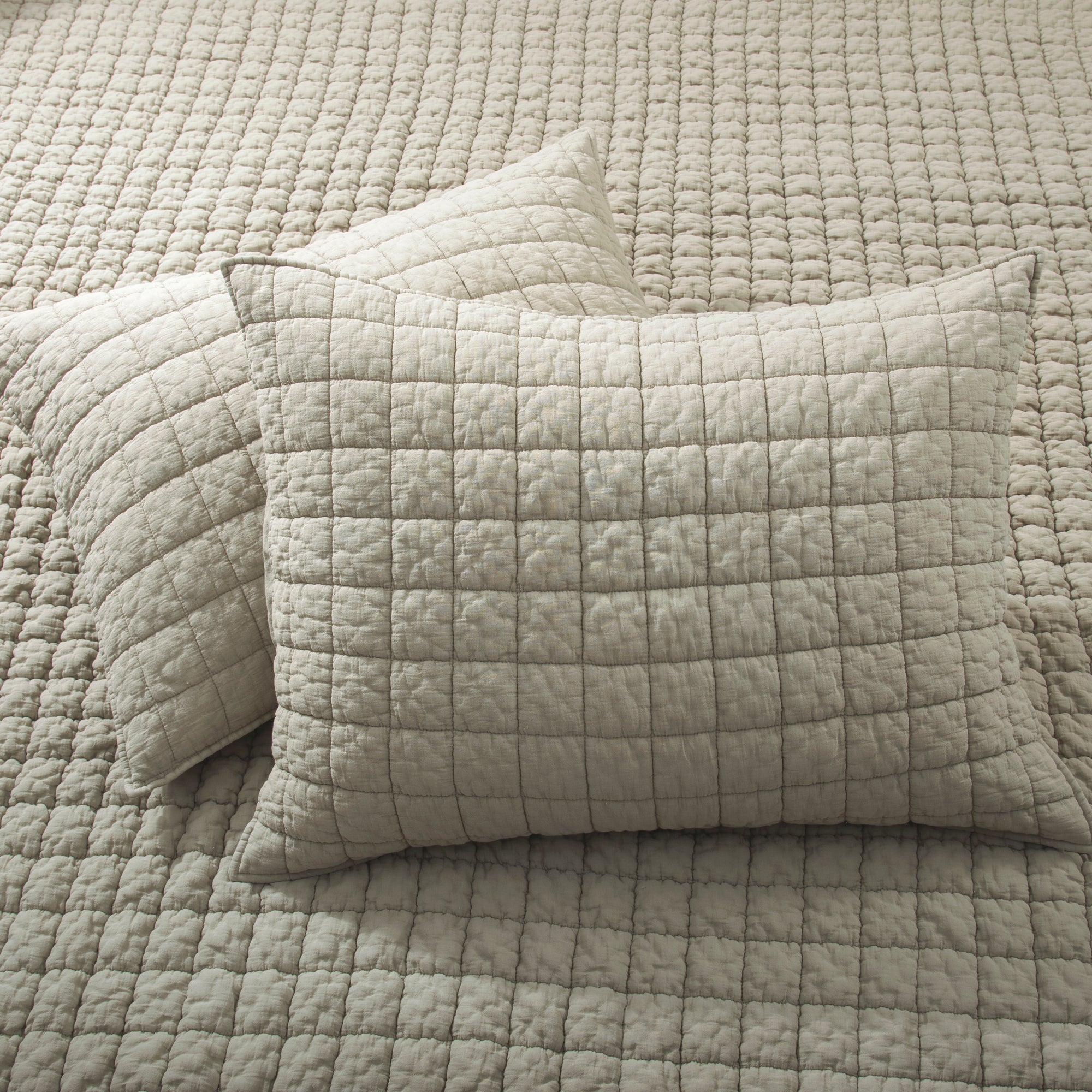 Whisper Quilt Set