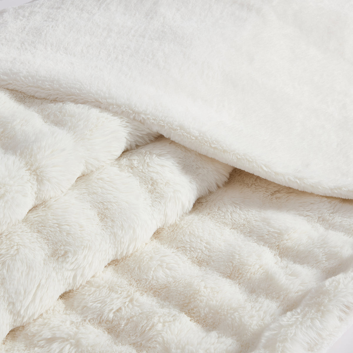 Bubble Faux Fur Cream Throw Blanket