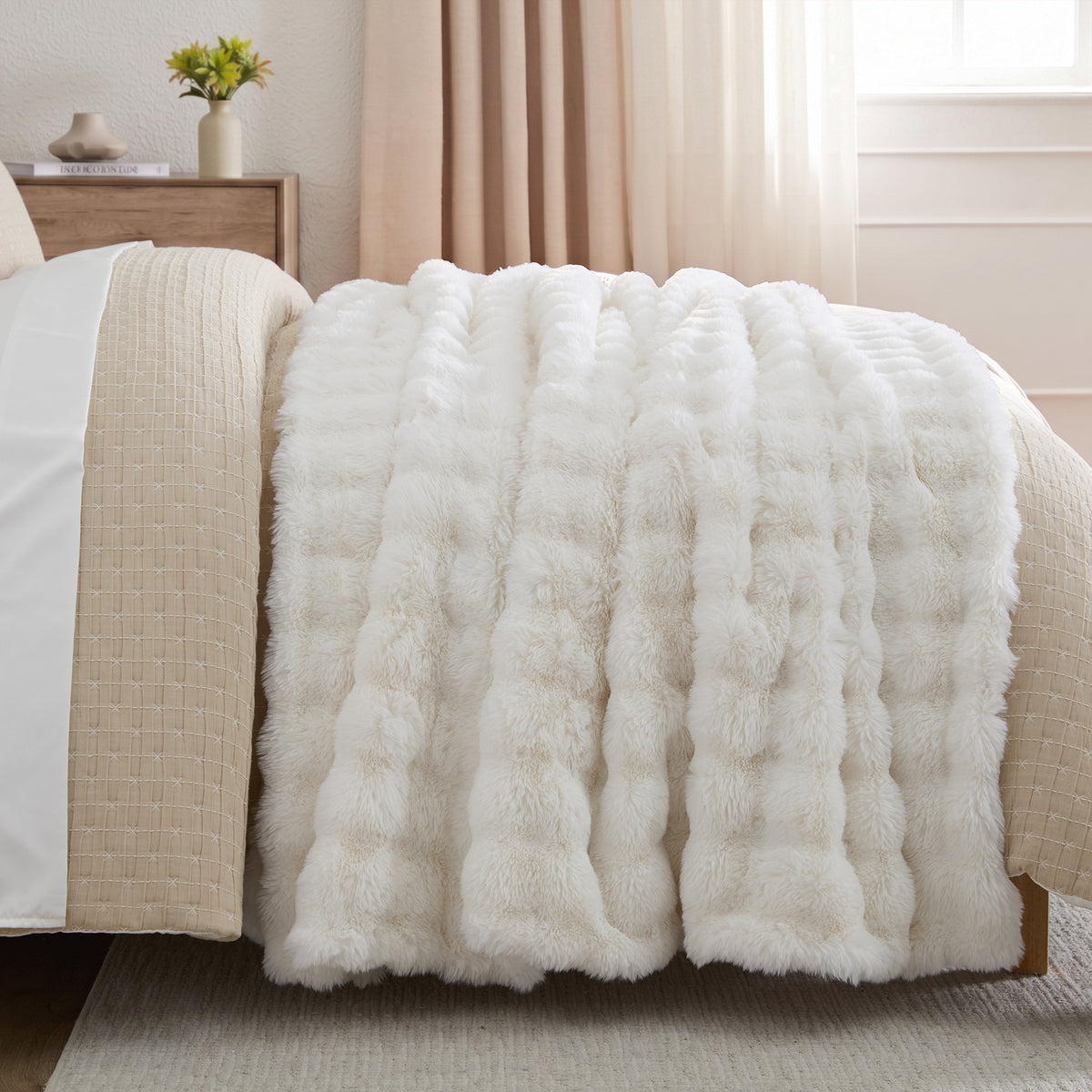 Bubble Faux Fur Cream Blanket
