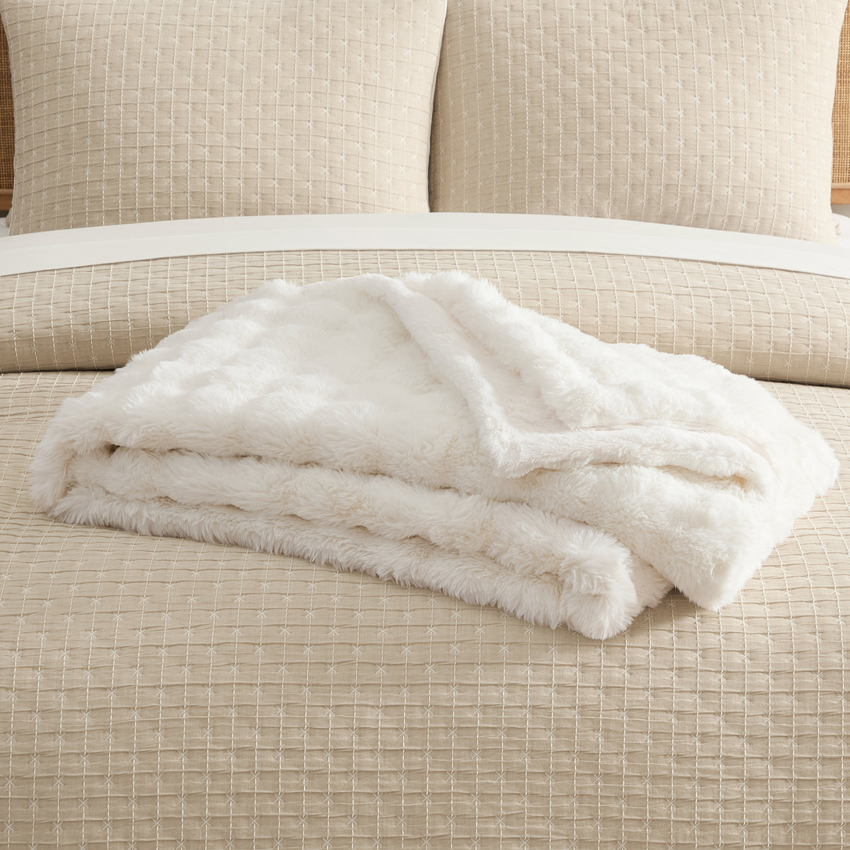 Bubble Faux Fur Cream Blanket