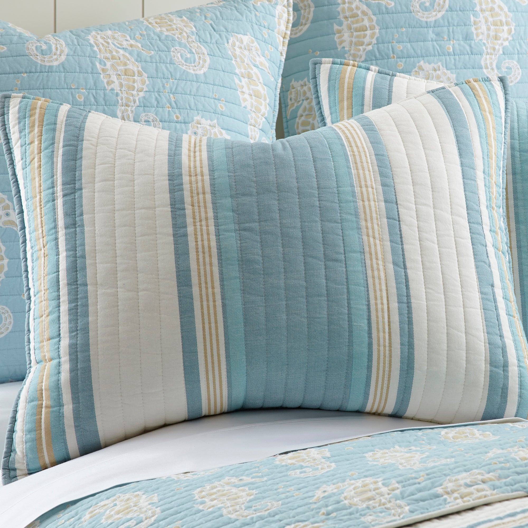 Blue Maui Quilt Set