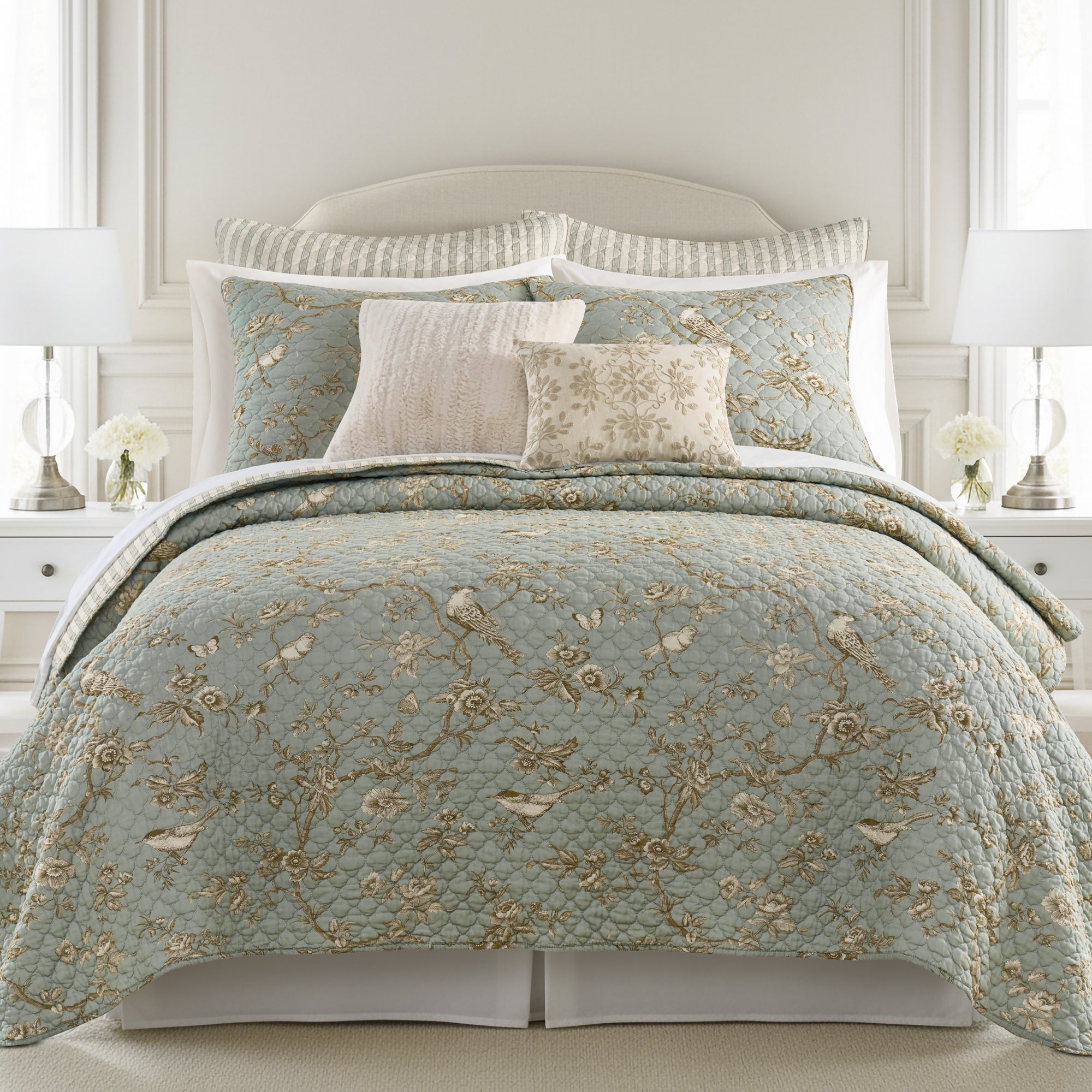 Lyon Teal Quilt Set