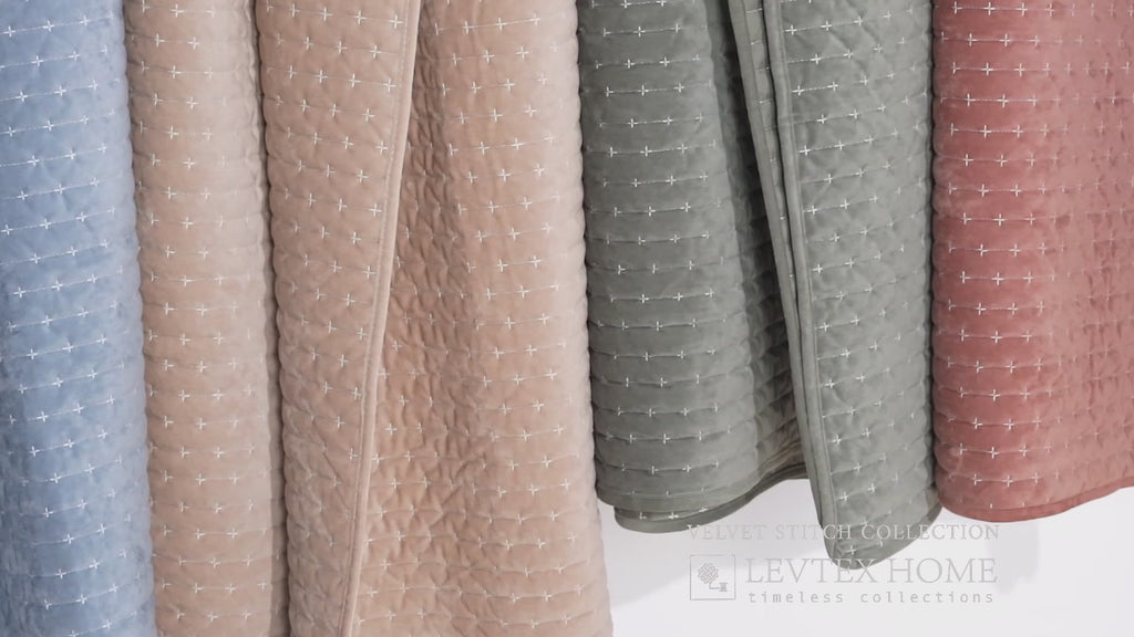 Velvet Stitch Quilt Set