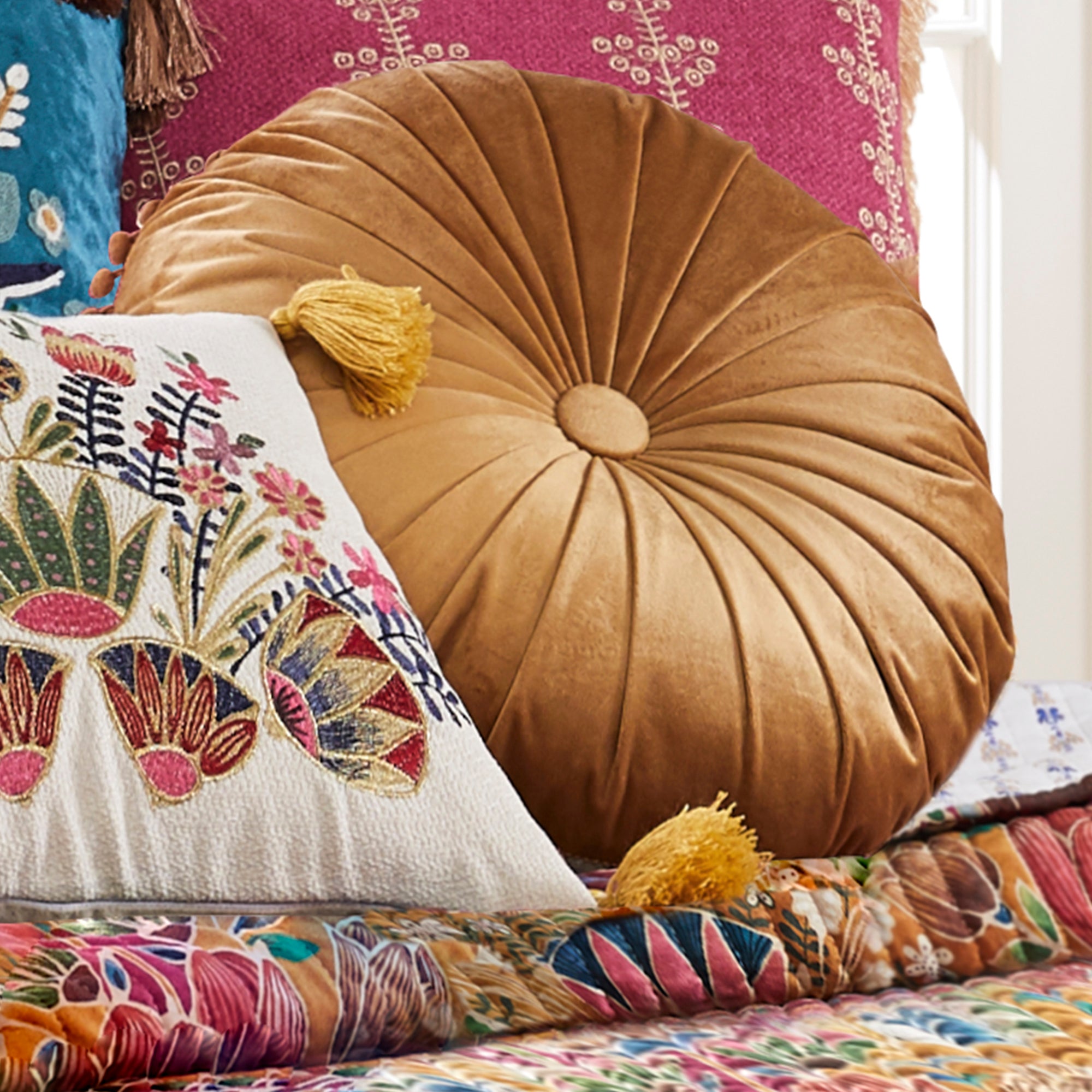 Delissa Velvet Round Pom pillow