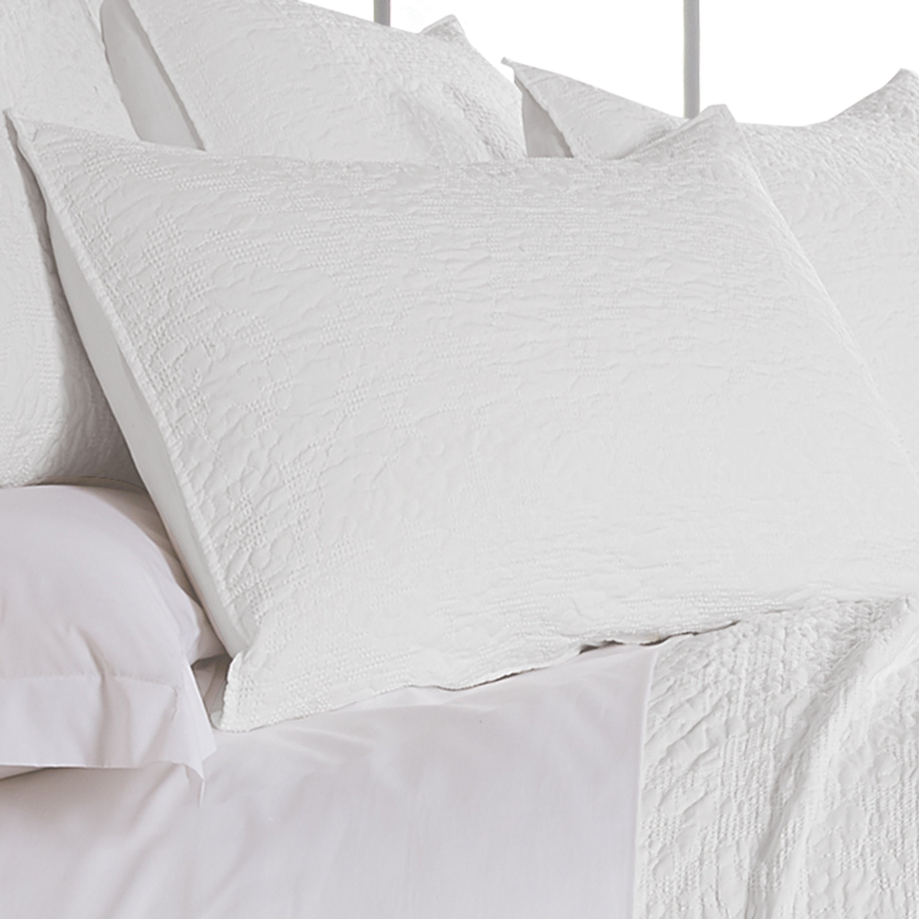Emory White Bedspread Set