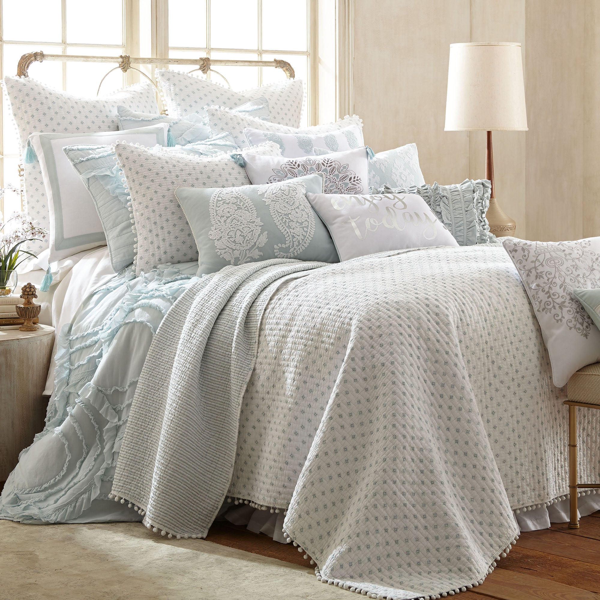 Ditsy Spa Quilt Set