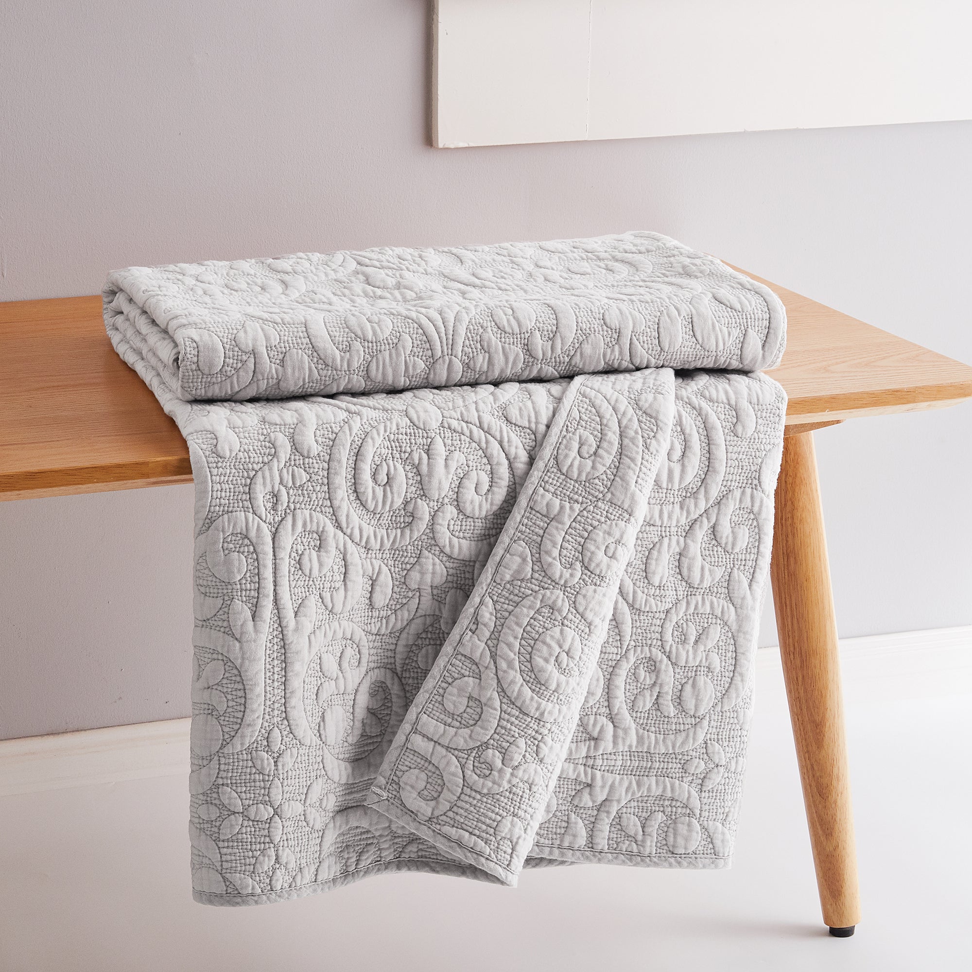 BH Sherbourne Stitch Quilted Throw