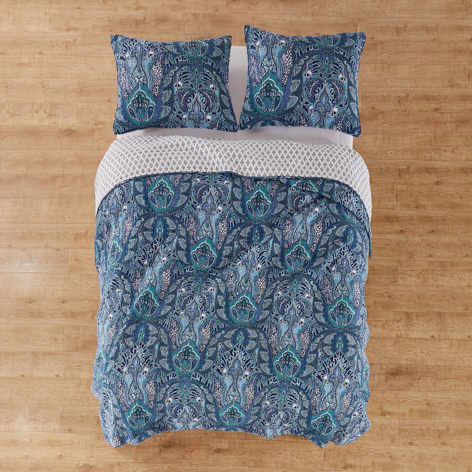 Bellamy Teal Quilt Set