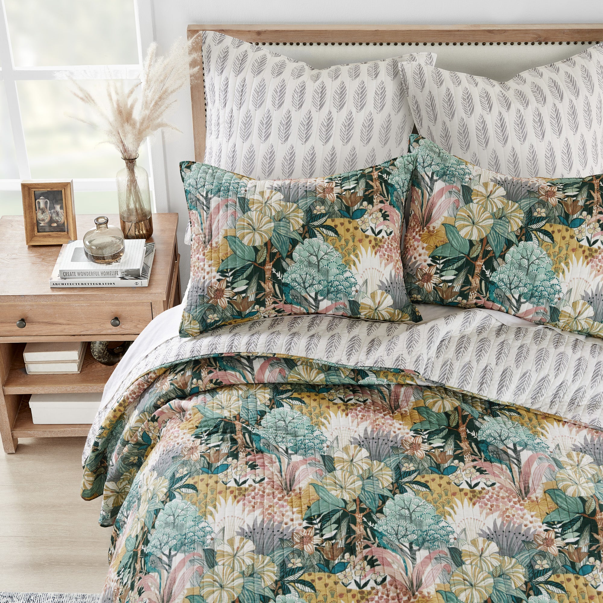 Ashika Quilt Set