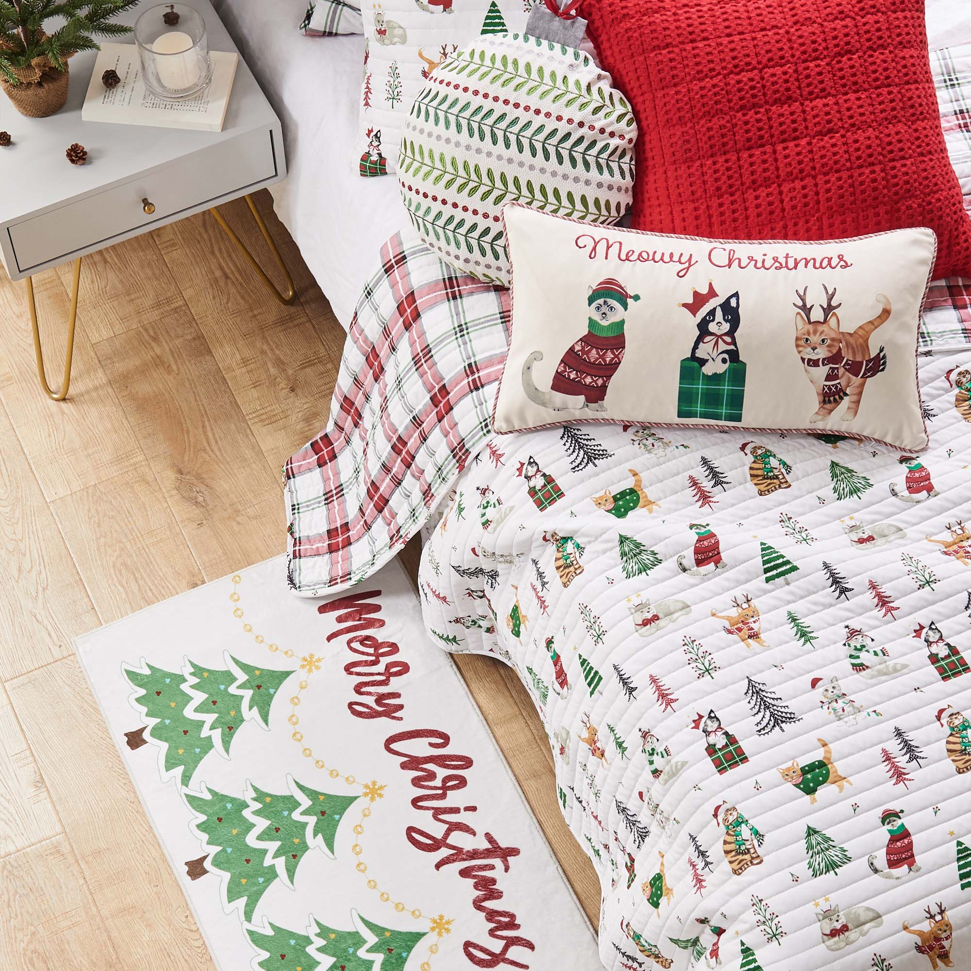 Meowy Christmas Quilt Set