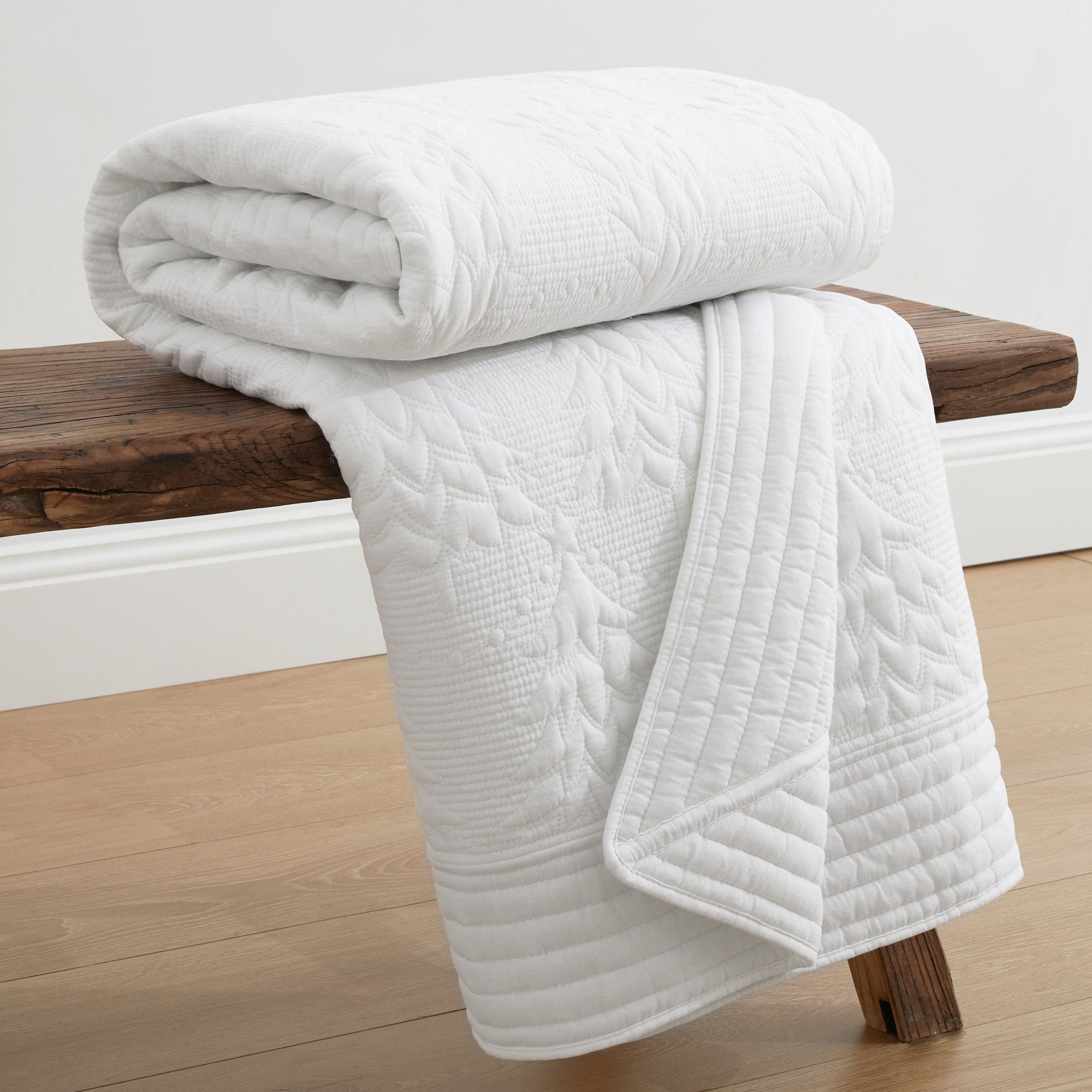 O Christmas Tree White Quilted Throw, 59% OFF