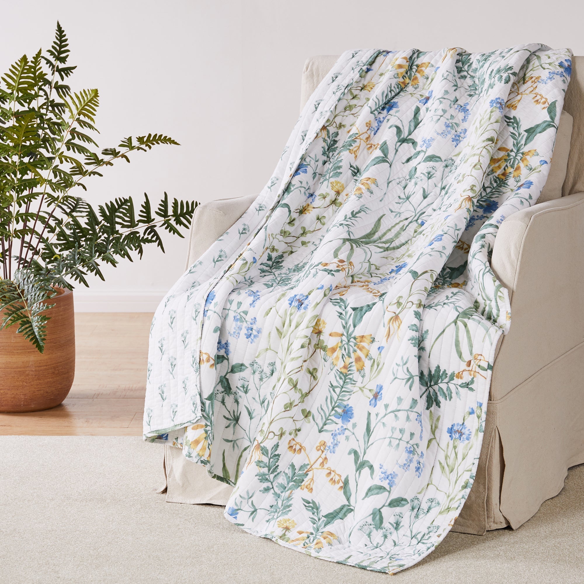 Apolonia Quilted Throw